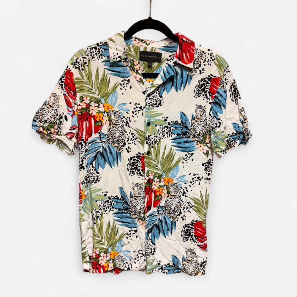 No Boundaries Multicolor Tropical Print Shirt With Leopards